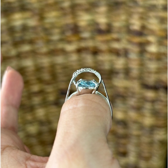 Topaz Blue Natural 3.88 CT Size 8 Ring w/ Diamond Accent - Picture 4 of 7